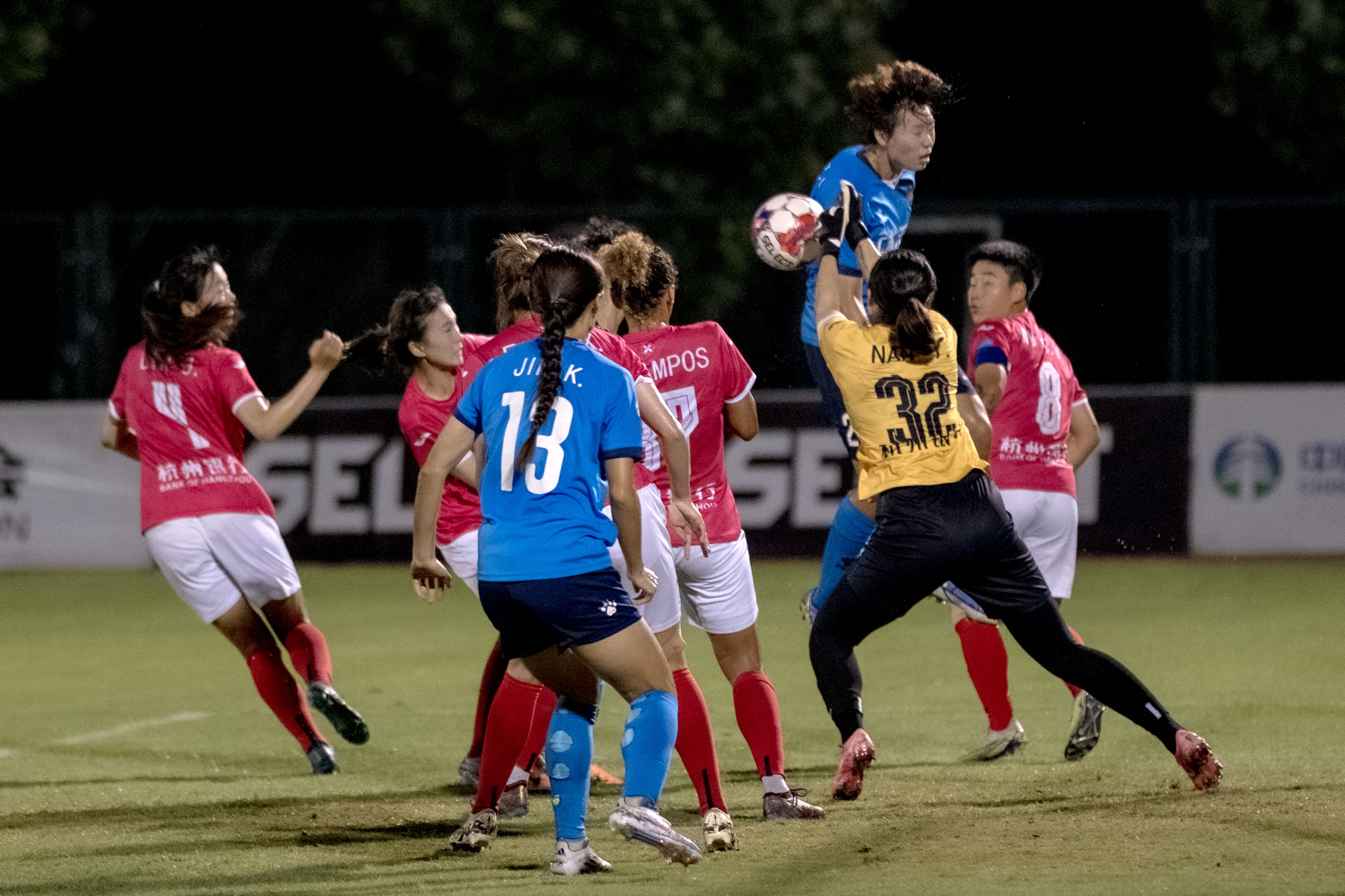 手足之情,新赛季女足联赛传递温暖,全场震撼 手足之情,新赛季女足联赛传递温暖,全场震撼