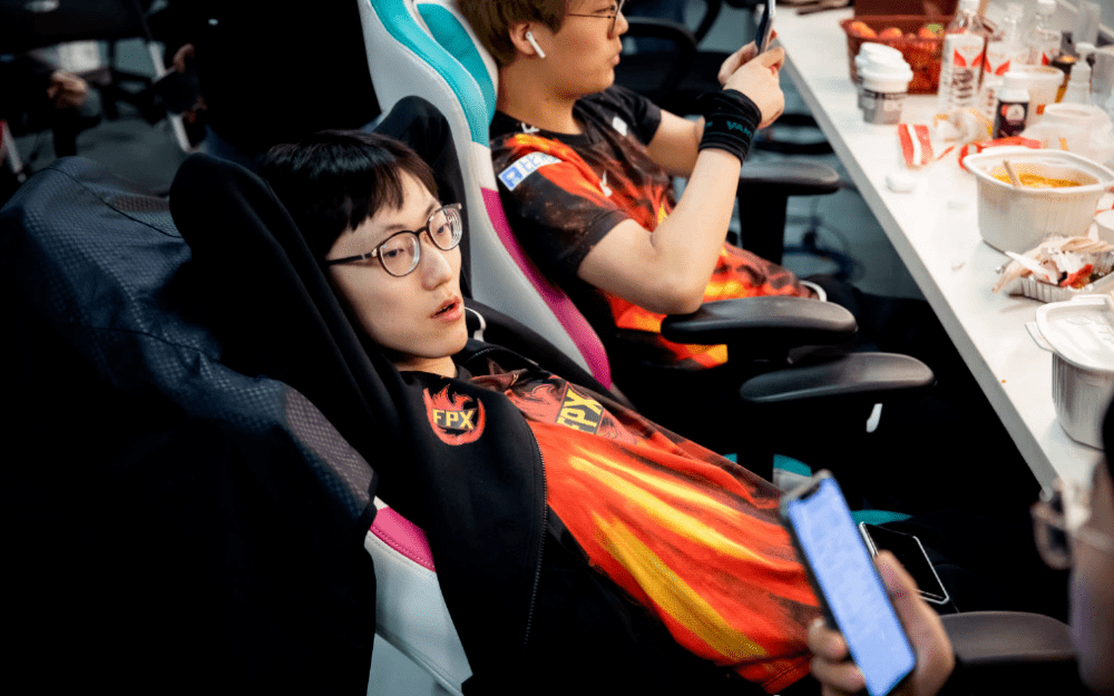 FPX碾压HKA，Meiko单局斩获MVP宿敌对决八强赛，锁定晋级资格