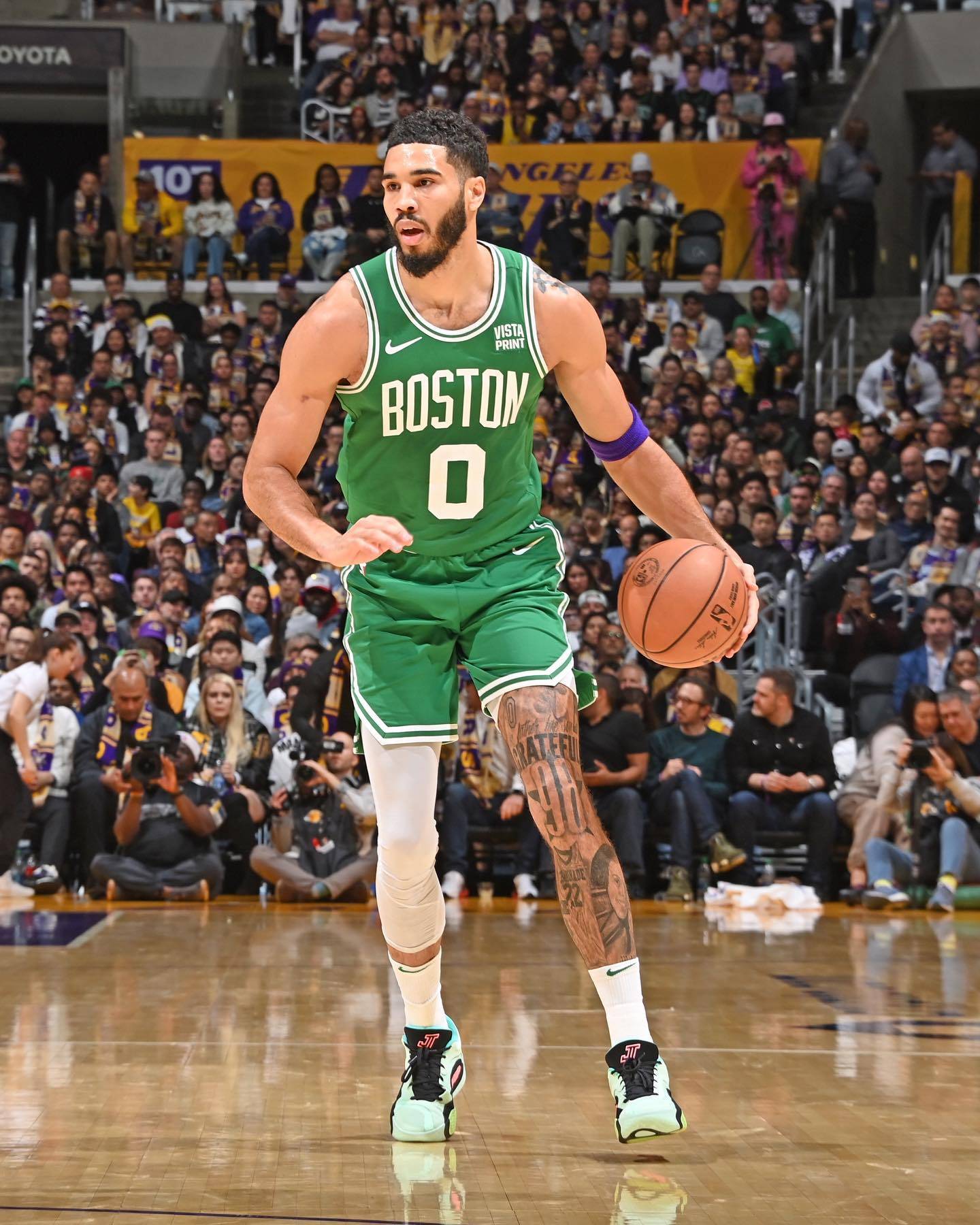 开云官网-关于青岛队险胜江苏队，塔图姆状态火热的信息