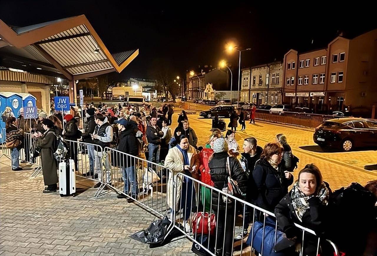 开云体育中国-乌克兰逆转波兰，卡瓦哈尔统治全场