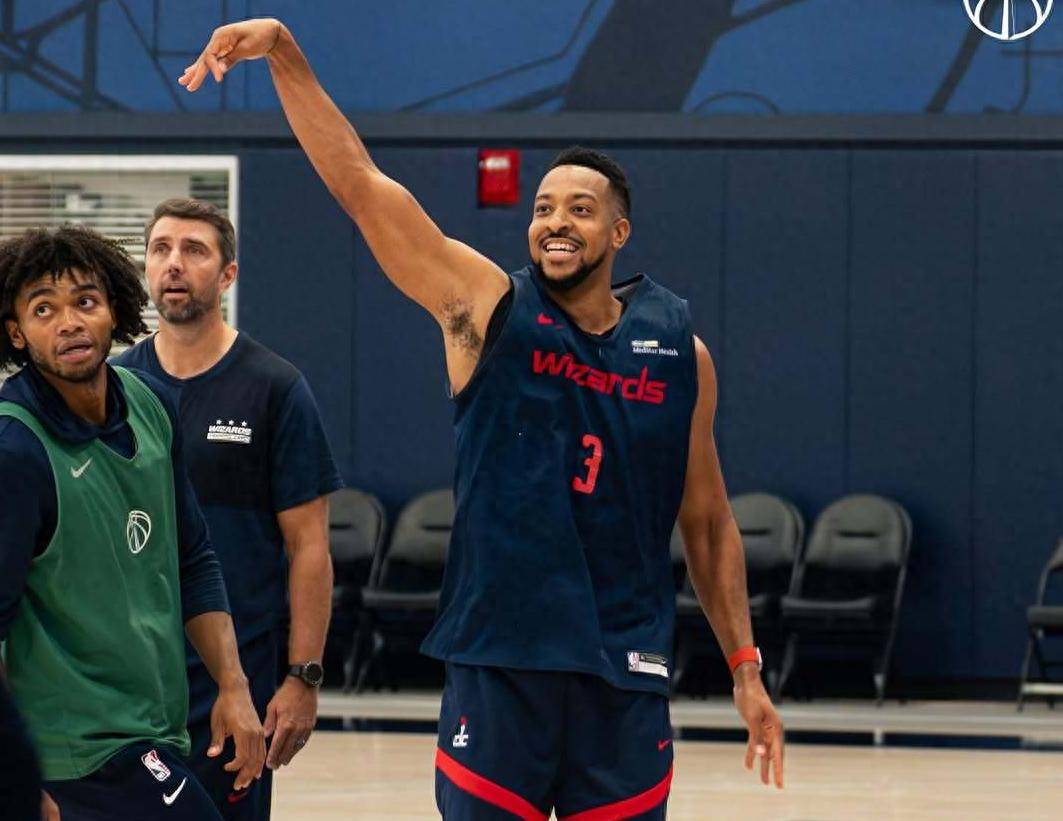 独行侠轻取四川队,麦科勒姆扛起全队 独行侠轻取四川队,麦科勒姆扛起全队