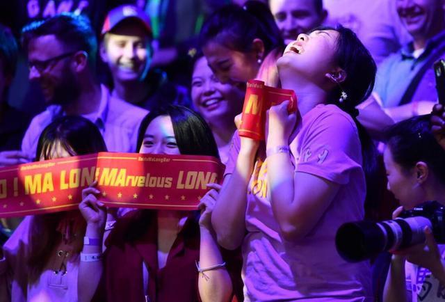 英格兰队横扫波兰队,马龙惊艳四座 英格兰队横扫波兰队,马龙惊艳四座